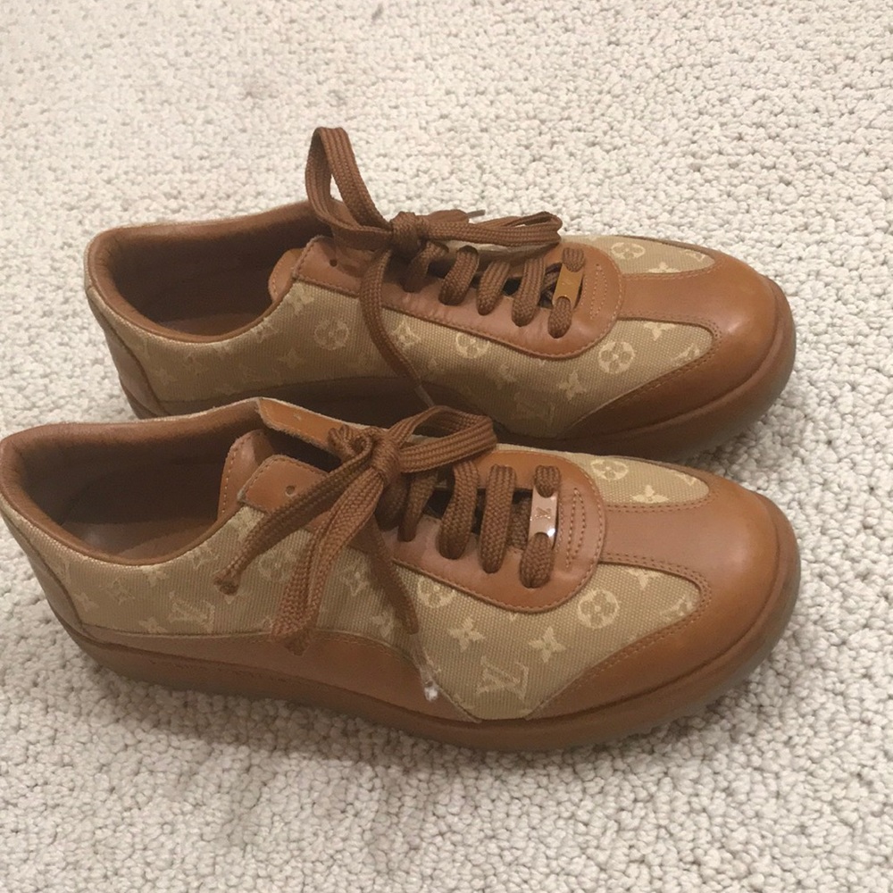 VINTAGE LOUIS VUITTON SNEAKERS